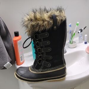 Sorel Black Faux-Fur Trim Insulated Lace-Up Winter Boots